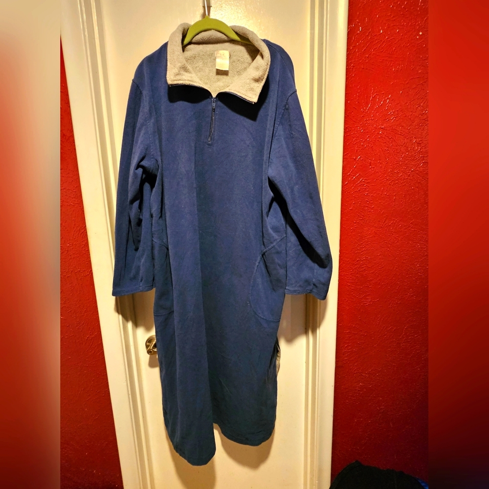 Secret Treasures female robe sweater 2x